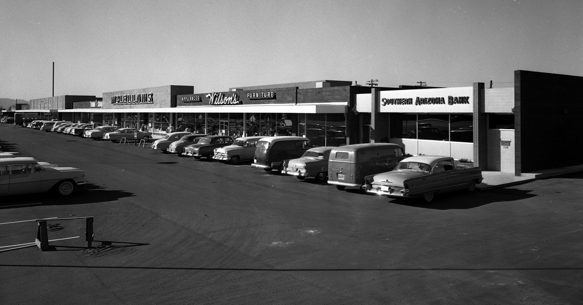Amphi Plaza Shopping Center